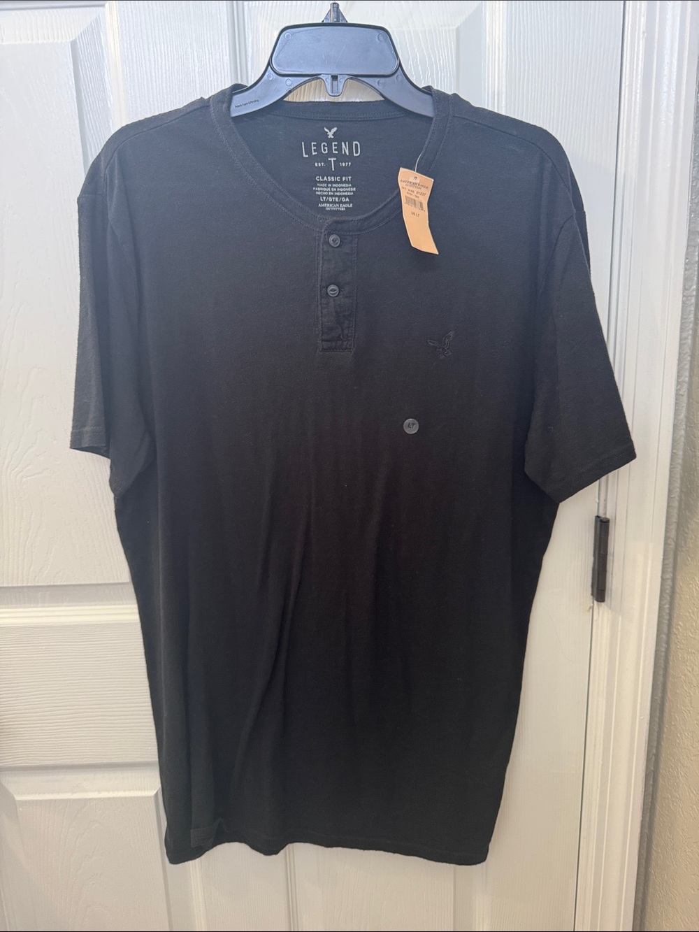 American Eagle Outfitters Black Short-Sleeve Henley Tee